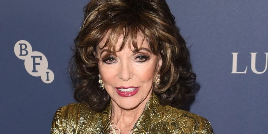 Joan Collins hat sich bei Instagram im Badeanzug gezeigt.