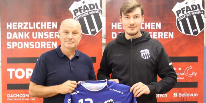 Dennis Wipf bleibt weiterhin bei Pfadi Winterthur Handball.
