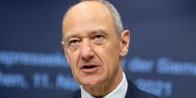 Technischer Wandel - Siemens-Chef fordert «massive» Umverteilung der Kosten
