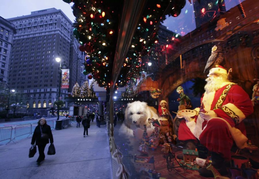 Viele Kurzentschlossene liebäugeln mit einem weihnachtlichen Shopping-Trip in New York.