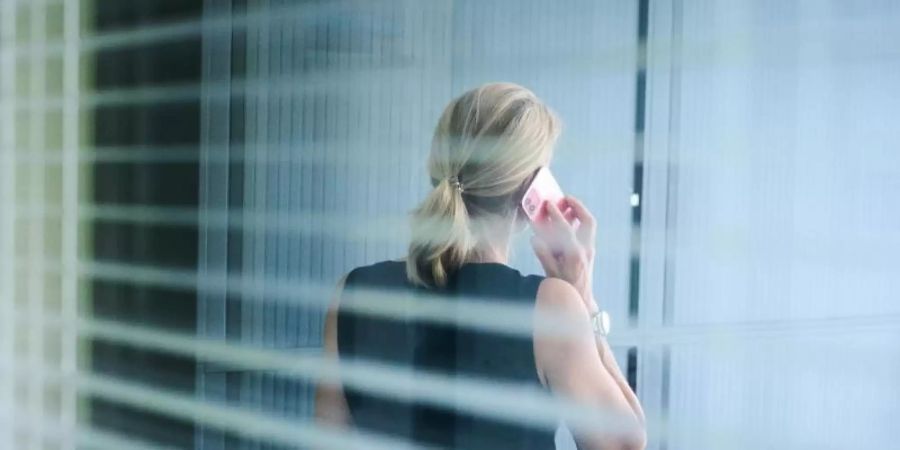 Die Gesamtvergütung von Managerinnen im Vorstand von Unternehmen der Dax-Familie steigt. Foto: Annette Riedl/dpa