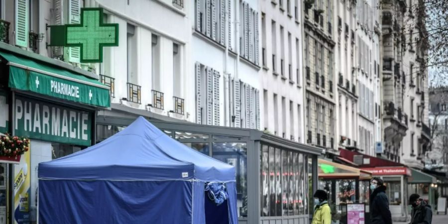Corona-Teststation in Paris