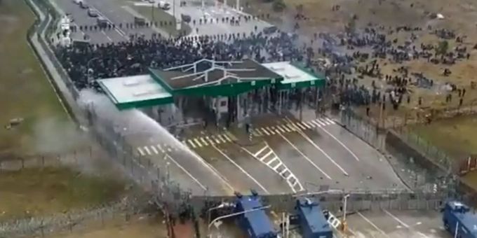 Die Lage um Migranten an Grenze Belarus-Polen eskaliert. polen