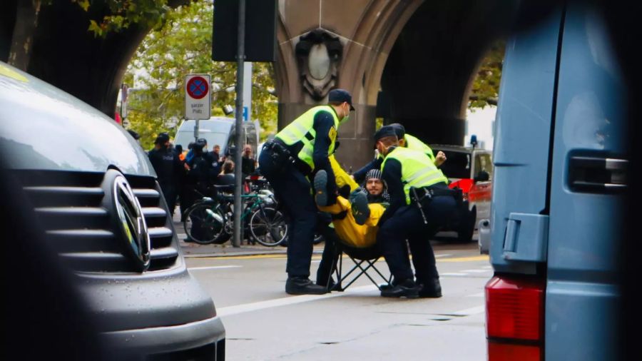 Die Aktivisten zeigen sich standhaft.