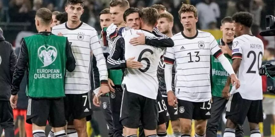 Die deutsche Fussball-Nationalmannschaft holte gegen Rumänien im 982. Länderspiel den schon vierten Sieg für Neu-Bundestrainer Flick. Foto: Axel Heimken/dpa