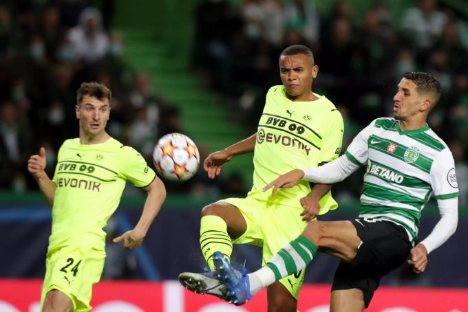 Manuel Akanji und seine Kollegen scheiden aus der Champions League aus. BVB