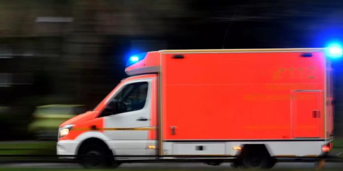 Auf der A2 ist ein Mann bei einem Auffahrunfall gestorben. Auf der A2 ist ein Mann bei einem Auffahrunfall gestorben.