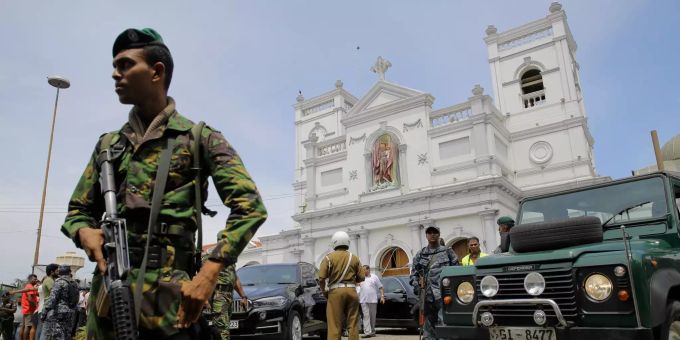Bei einer Explosionsserie wurden in Sri Lanka über 100 Menschen getötet. Sri Lanka Explosion