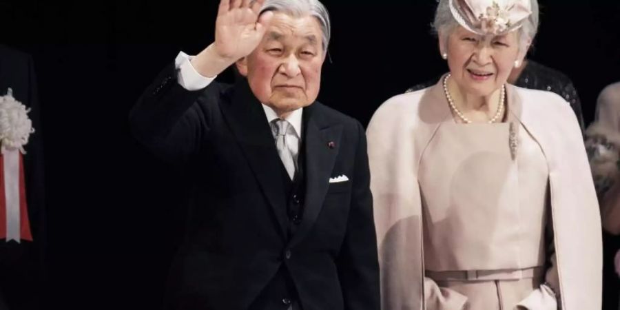 Kaiser Akihito und Frau.