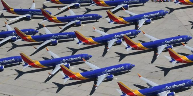 Maschinen vom Typ Boeing 737 MAX wurden von der Federal Aviation Administration als ungenügend zertifiziert. Boeing 737 MAX