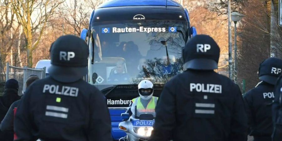 Polizeieinsatz beim Derby Werder Bremen gegen Hamburger SV