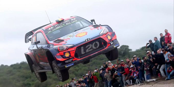Thierry Neuville führt die Rallye Argentinien an. Rallye-Weltmeisterschaft