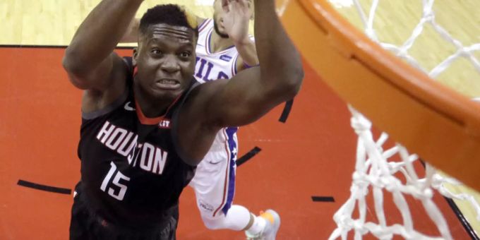 Clint Capela (links) trifft mit den Houston Rockets in den Viertelfinals der NBA auf die Golden State Warriors Clint Capela Houston Rockets
