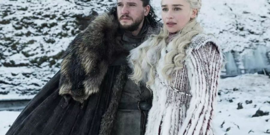 Kit Harington als Jon Schnee und Emilia Clarke Daenerys Targaryen in «Games of Thrones». Foto: