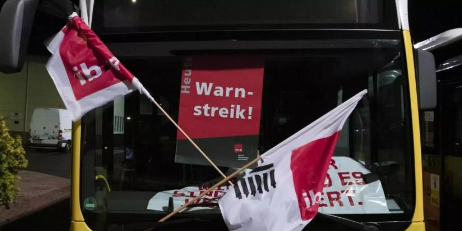 Die Gewerkschaft Verdi hat die Beschäftigten der Berliner Verkehrsbetriebe (BVG) zum Warnstreik aufgerufen. Foto: Paul Zinken