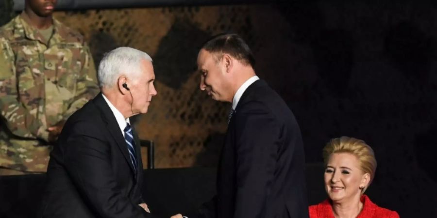 US-Vizepräsident Pence (l.) und Polens Präsident Duda