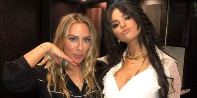 Selena Gomez posiert am Coachella Festival vor ihrem Comeback. Selena Gomez