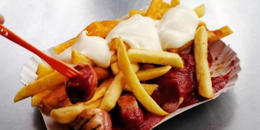 Ruhrpott, Berlin, Hamburg - wo gab es die Currywurst zuerst? Foto: Jens Kalaene