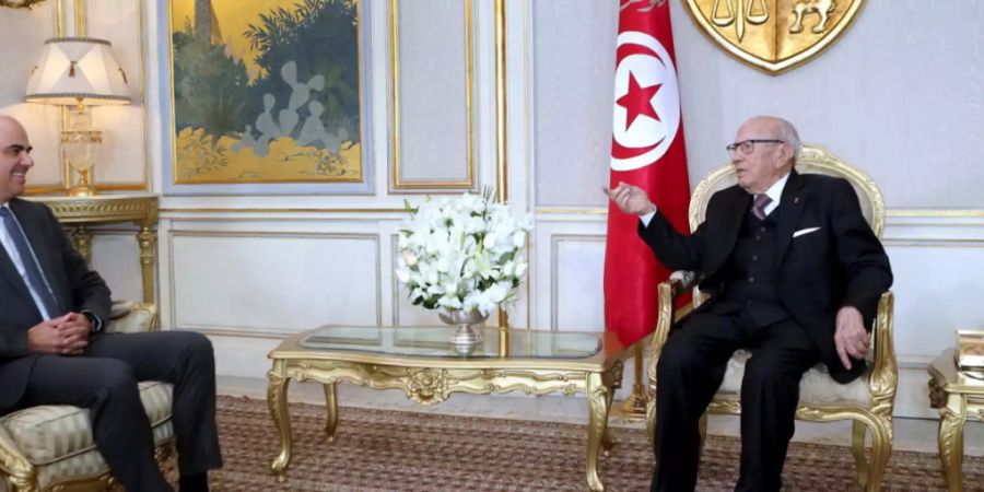 Bundesrat Alain Berset (links) im Gespräch mit dem tunesischen Präsidenten Beji Caid Essebsi (rechts) im Präsidentenpalast in Karthago bei Tunis.