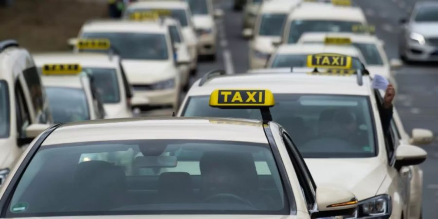 Verbraucherschützer mahnen klare Regeln für Fahrdienstanbieter an