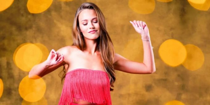 Laura Müller bei Let's Dance. Die 19-jährige Freundin von Michael Wendler sorgte bereits vor der ersten Sendung für Drama. Laura Müller Michael Wendler