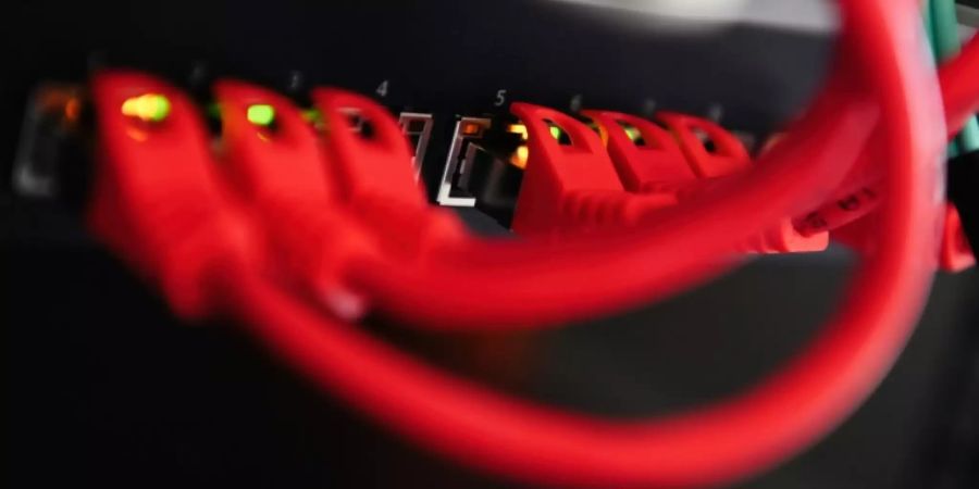 Kabel an einem Computer