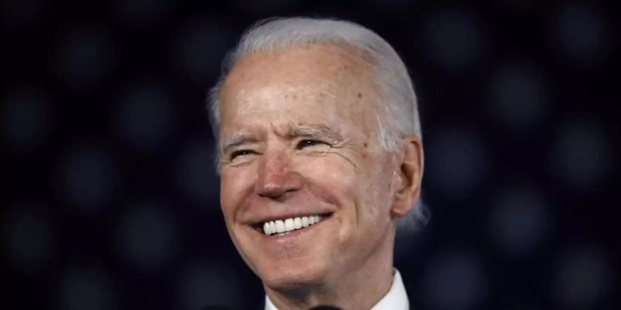 Im Rennen um die Präsidentschaftskandidatur der US-Demokraten hat sich Ex-Vizepräsident Joe Biden zum Sieger bei der wichtigen Vorwahl im Bundesstaat South Carolina erklärt. Foto: Matt Rourke/AP/dpa
