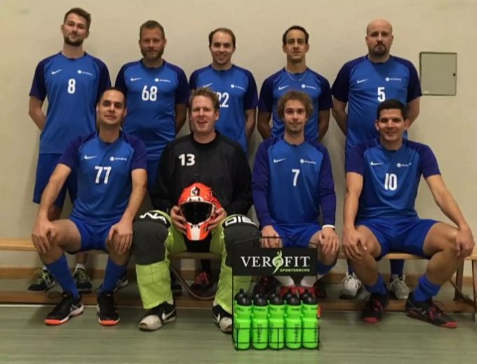 Herren 2 des UHC Lenzburg. Hinten: Hofer, Jucker, Brenner, Weber, Cordier. Vorne: Meier, Imhof, Bühler, Hartmann. UHC Lenzburg Herren 2