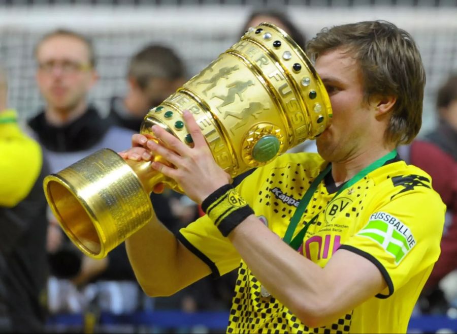 Mit Dortmund gewann der Deutsche zweimal die Meisterschaft und einmal den DFB-Pokal.