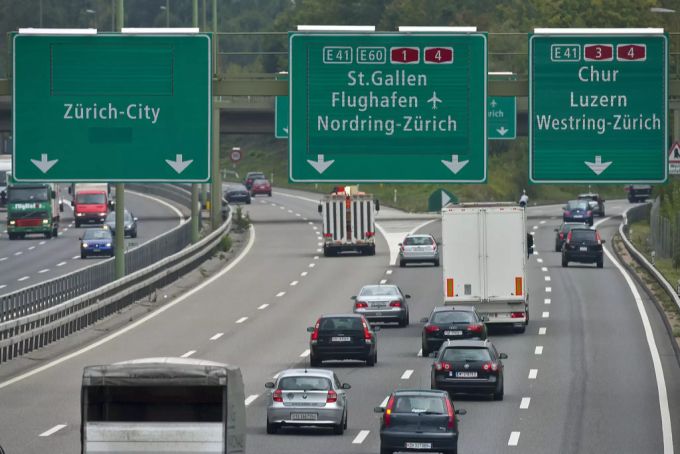 Eine Autobahn. autobahn