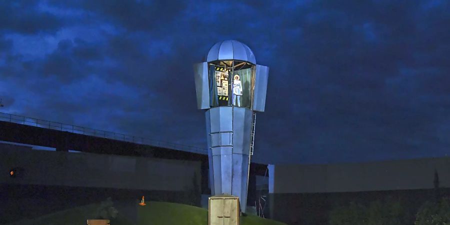 Geben im Streit mit Anwohnern auf: Karl's kühne Gassenschau wird nicht in Pfungen gastieren. Im Bild eine Szene aus dem Stück «Sektor1». (Archivbild)