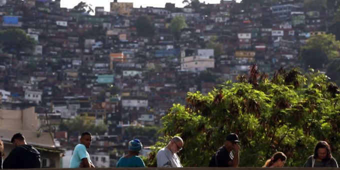 Auch in der Favela von Rio de Janeiro in Brasilien breitet sich das Coronavirus aus. favela