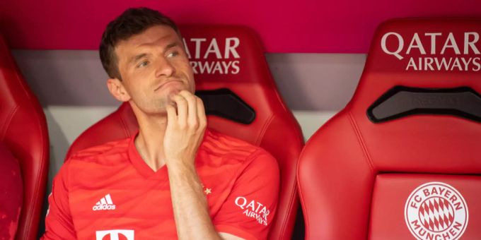 Thomas Müller ist nicht zufrieden mit seinem Bank-Platz bei Bayern München. bayern münchen