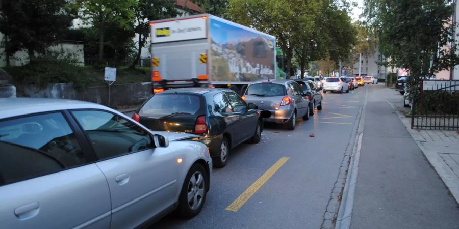 Auffahrkollision mit vier Personenwagen