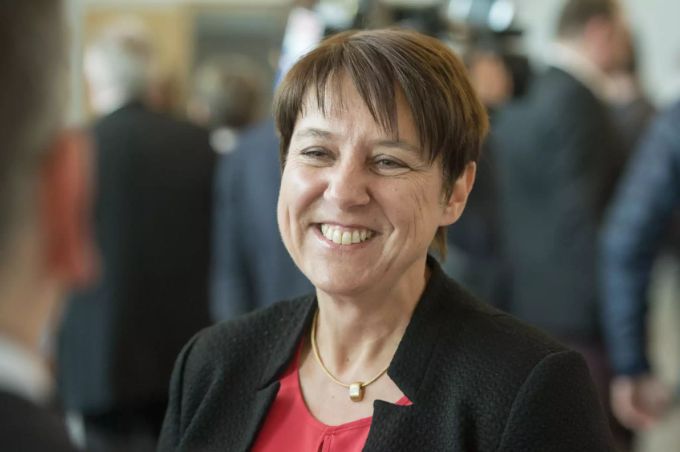 Die Regierungsrätin Petra Steimen-Rickenbacher von der FDP befasst sich mit der Vorlage von SVP-Nationalrat Pirmin Schwander. Pirmin Schwander