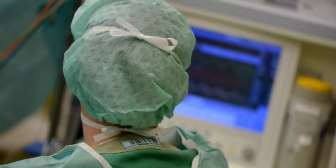 Wegen Baby-Tötung - Berliner Ärzte zu Bewährungsstrafen verurteilt