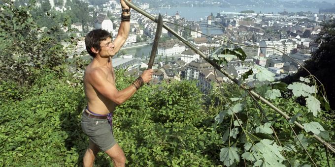Bruno Manser kämpfte gegen die Abholzung des Regenwaldes und verlor dabei sein Leben. bruno manser
