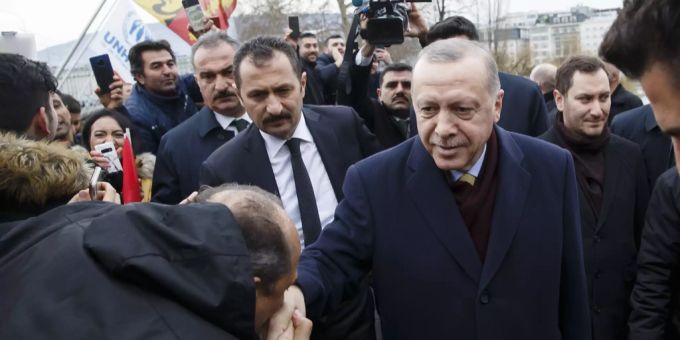 Türkei-Experte - So blendet Machthaber Erdogan seine Anhänger in Genf