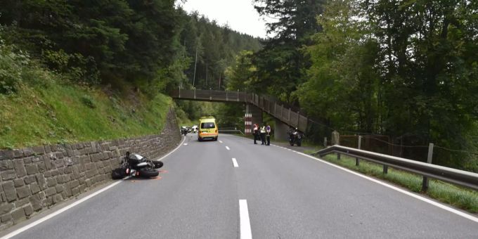Unfälle von zwei Motorradfahrern Unfälle von zwei Motorradfahrern