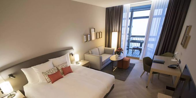 Die Schweizer Hoteliers blicken auf einen guten Sommer 2019 zurück. (Archiv) Die Schweizer Hoteliers blicken auf einen guten Sommer 2019 zurück. (Archiv)