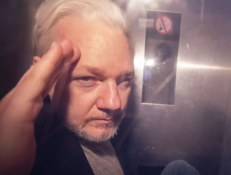 julian assange