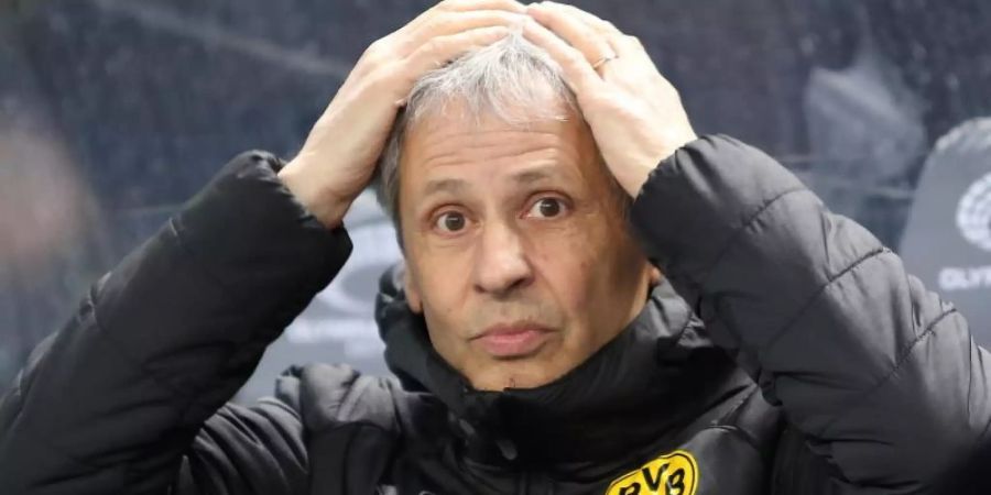 Dortmunds Trainer Lucien Favre will unbedingt gegen den Spitzenreiter gewinnen. Foto: Andreas Gora/dpa