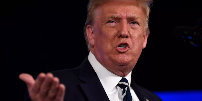 Donald Trump, Präsident der USA, spricht im Trump National Golf Club Bedminster. US-Präsident Trump