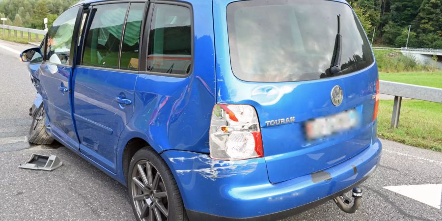 Werthenstein: Vier Personen bei Unfall zwischen zwei Autos verletzt