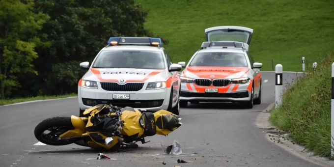 Selbstunfall mit Motorrad.