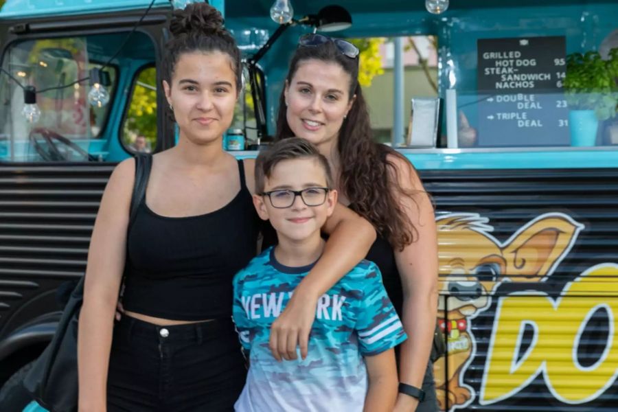 Familie Novais am Drive-in Cinema Wettingen.