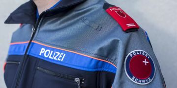 Siebnen SZ: Kleinbrand auf Spielplatz - Zeugenaufruf