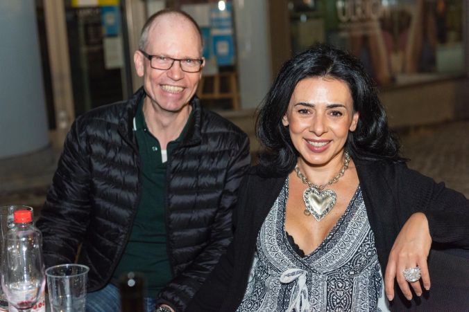 Lisette und Rolf Thönen hören Lily Horn zum ersten Mal und sind begeistert.