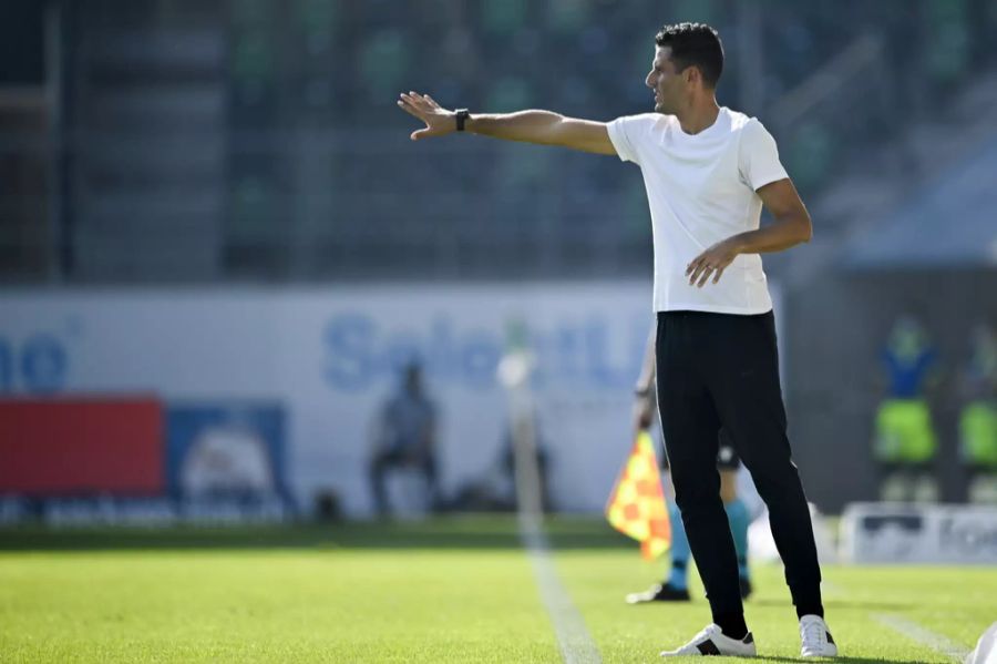 Der neue Cheftrainer des FC Sion, Fabio Grosso, steht zum ersten Mal an der Seitenlinie in der Super League.