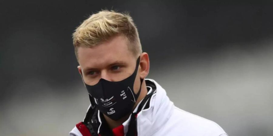 Mick Schumacher sollte im Alfa Romeo eigentlich das Auftakttraining bestreiten. Foto: Matthias Schrader/AP/dpa